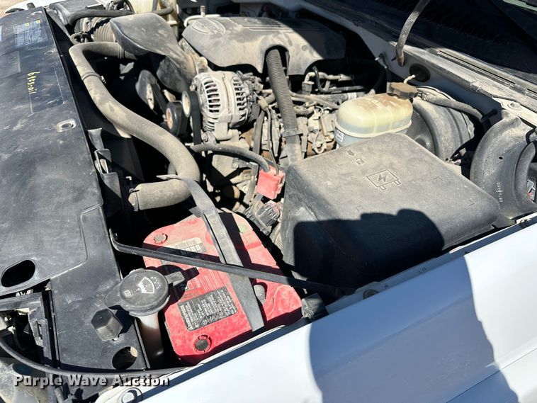 image for item LT9109 2005 GMC Sierra 1500  Crew Cab pickup truck