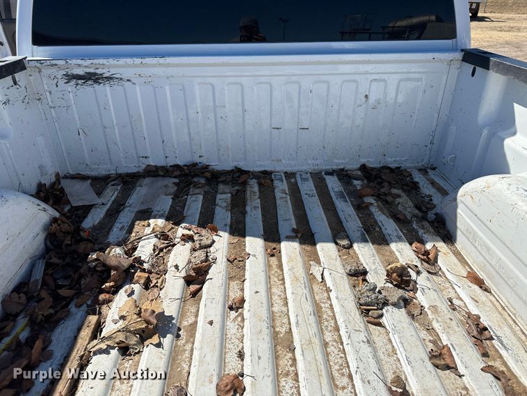 image for item LT9109 2005 GMC Sierra 1500  Crew Cab pickup truck