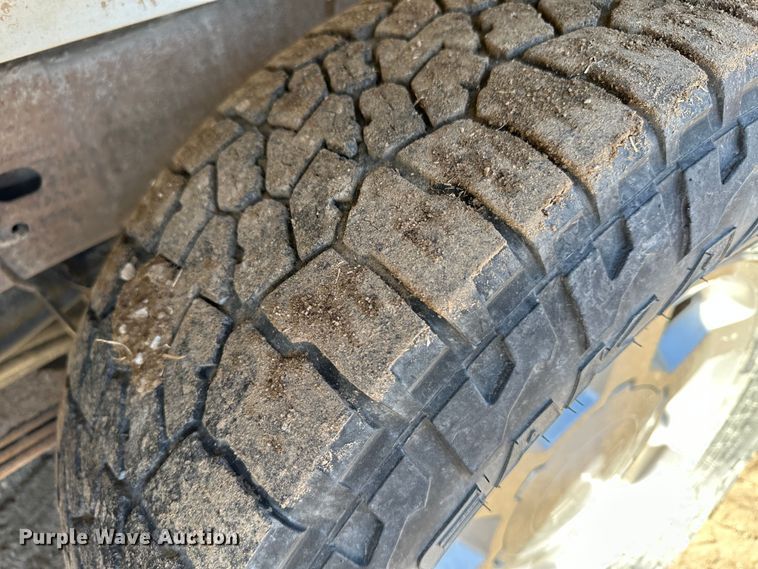 image for item LT9109 2005 GMC Sierra 1500  Crew Cab pickup truck