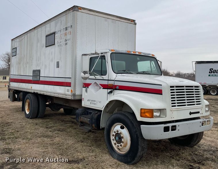 1993 International 4700 box truck in Salina, KS Item MB9005 sold