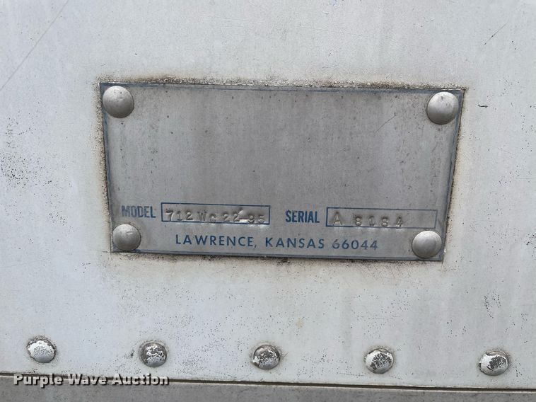 image for item MB9005 1993 International 4700  box truck