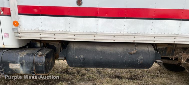 image for item MB9005 1993 International 4700  box truck