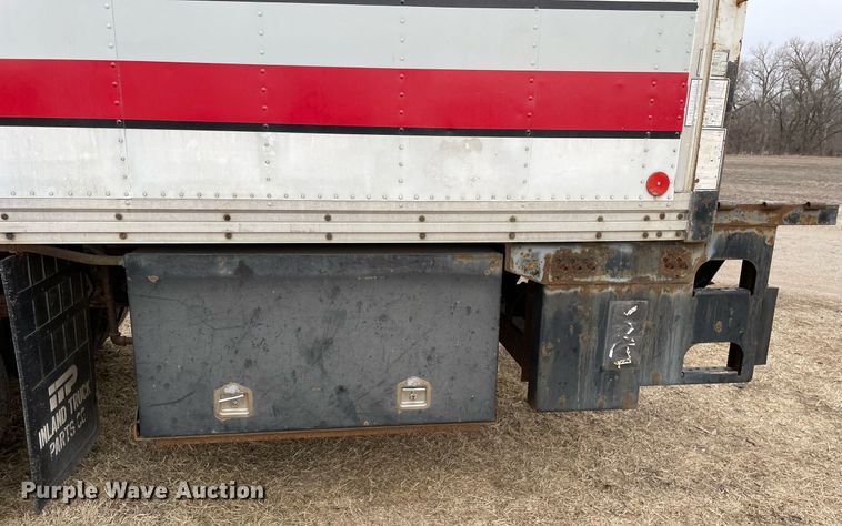 image for item MB9005 1993 International 4700  box truck