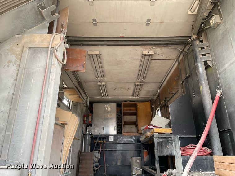 image for item MB9005 1993 International 4700  box truck