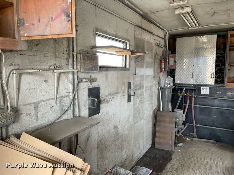 image for item MB9005 1993 International 4700  box truck