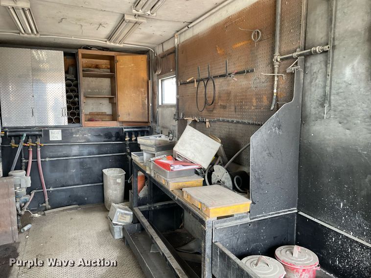 image for item MB9005 1993 International 4700  box truck