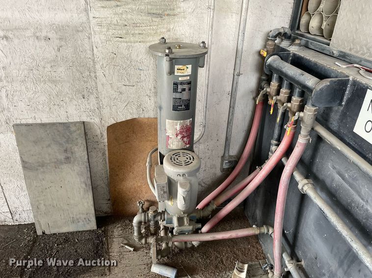 image for item MB9005 1993 International 4700  box truck