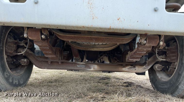 image for item MB9005 1993 International 4700  box truck