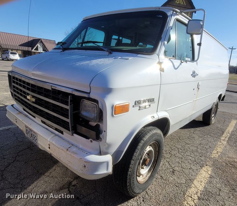 image for item MB9810 1995 Chevrolet G30  van