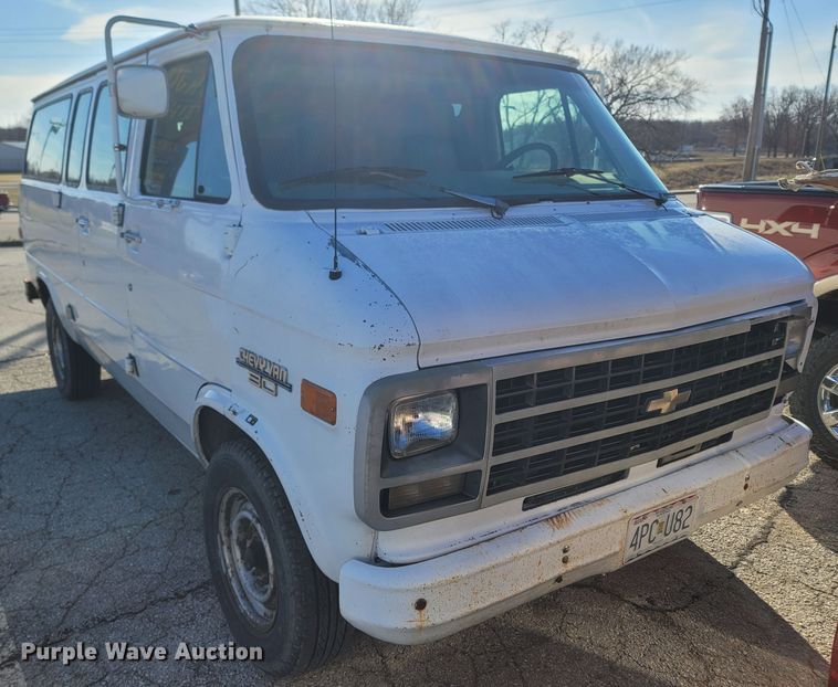 image for item MB9810 1995 Chevrolet G30  van