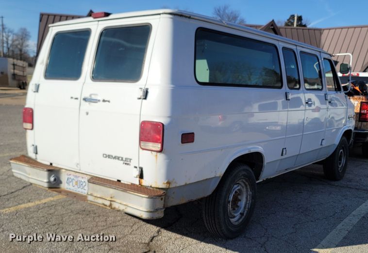 image for item MB9810 1995 Chevrolet G30  van