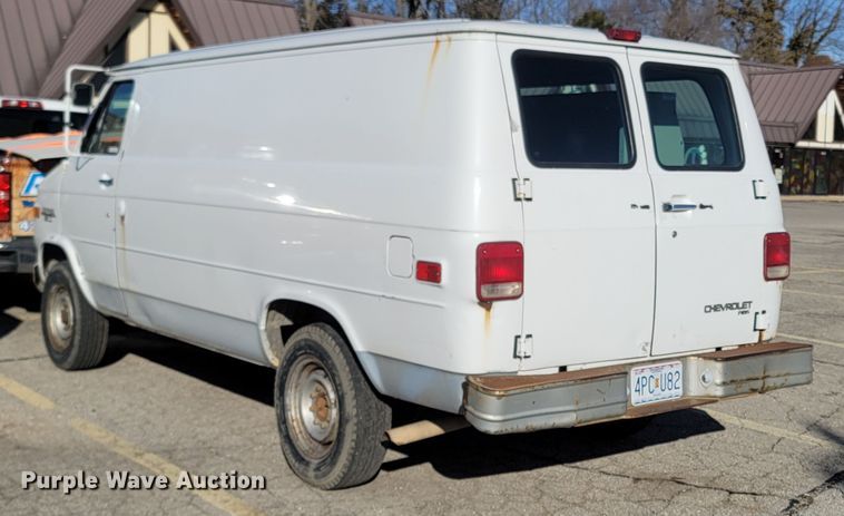 image for item MB9810 1995 Chevrolet G30  van
