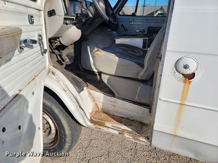 image for item MB9810 1995 Chevrolet G30  van