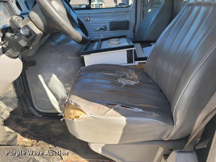 image for item MB9810 1995 Chevrolet G30  van