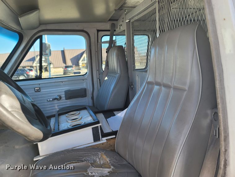 image for item MB9810 1995 Chevrolet G30  van