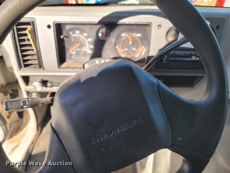 image for item MB9810 1995 Chevrolet G30  van