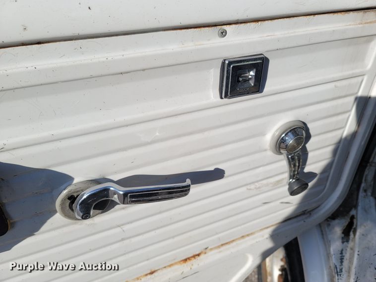 image for item MB9810 1995 Chevrolet G30  van