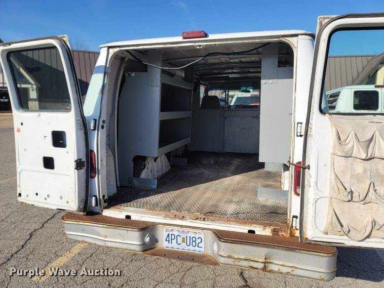 image for item MB9810 1995 Chevrolet G30  van