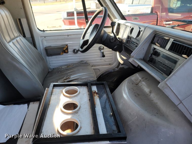 image for item MB9810 1995 Chevrolet G30  van