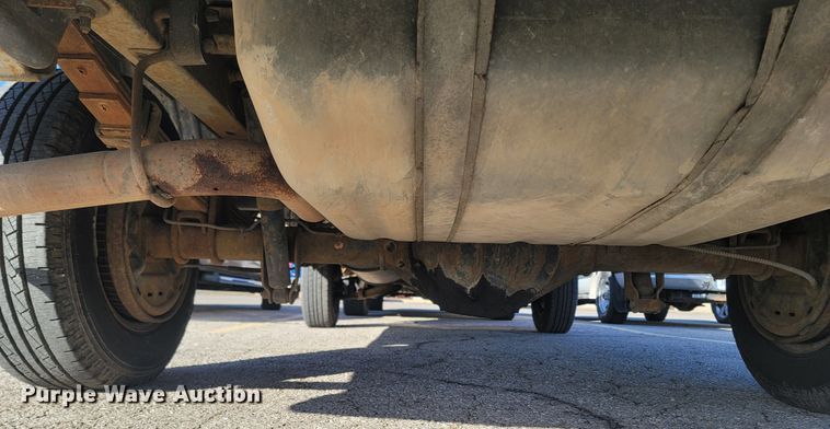 image for item MB9810 1995 Chevrolet G30  van