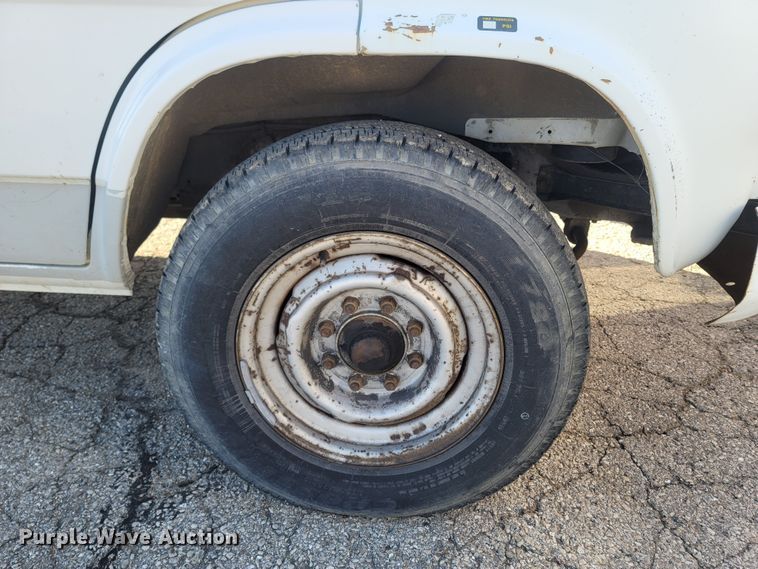 image for item MB9810 1995 Chevrolet G30  van