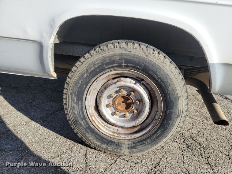 image for item MB9810 1995 Chevrolet G30  van