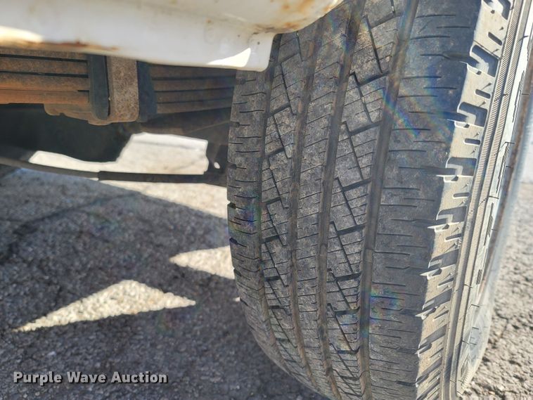 image for item MB9810 1995 Chevrolet G30  van