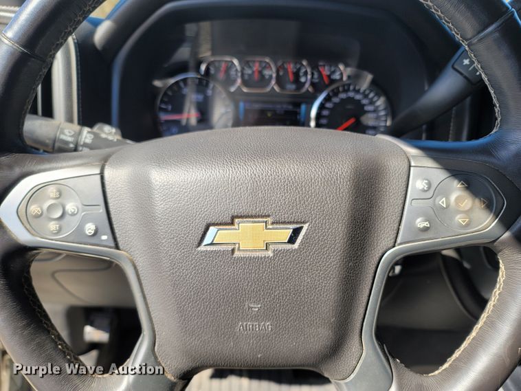 image for item MB9812 2017 Chevrolet Silverado 2500HD  Crew Cab pickup truck