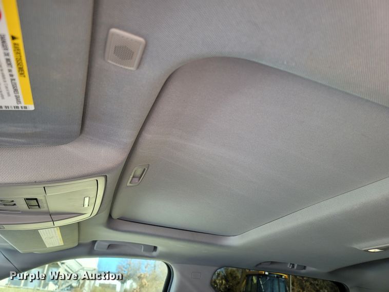 image for item MB9812 2017 Chevrolet Silverado 2500HD  Crew Cab pickup truck