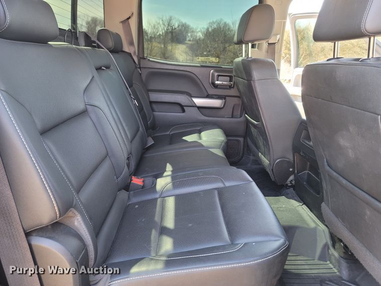 image for item MB9812 2017 Chevrolet Silverado 2500HD  Crew Cab pickup truck