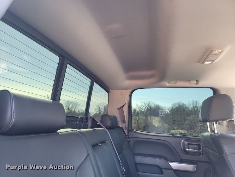 image for item MB9812 2017 Chevrolet Silverado 2500HD  Crew Cab pickup truck