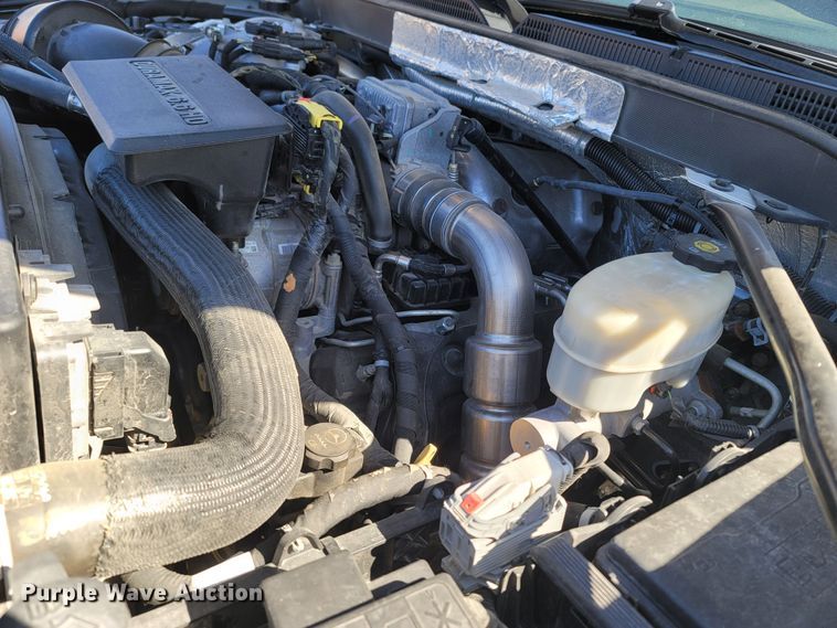 image for item MB9812 2017 Chevrolet Silverado 2500HD  Crew Cab pickup truck