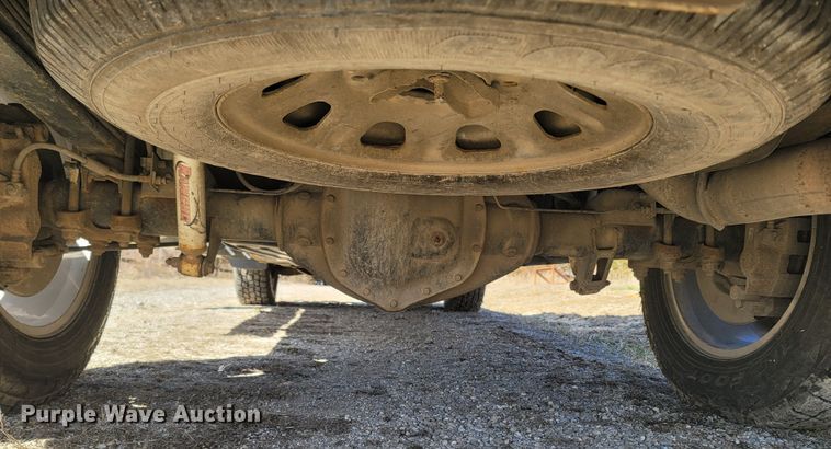 image for item MB9812 2017 Chevrolet Silverado 2500HD  Crew Cab pickup truck