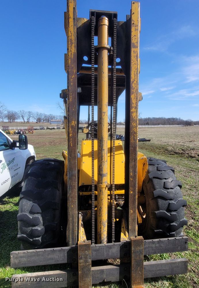 image for item MB9823 John Deere JD480  forklift