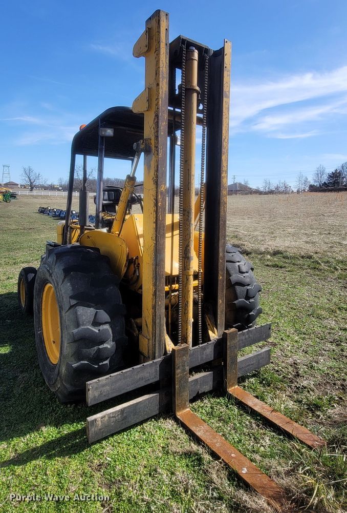 image for item MB9823 John Deere JD480  forklift