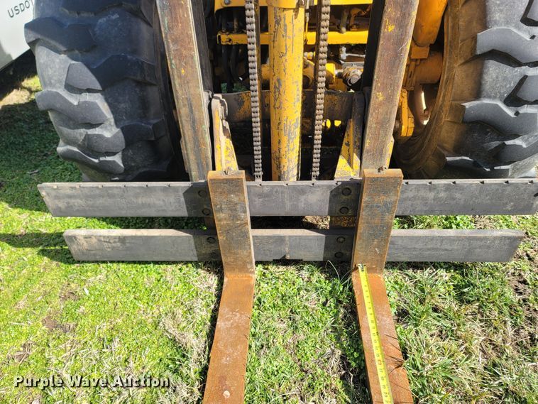 image for item MB9823 John Deere JD480  forklift