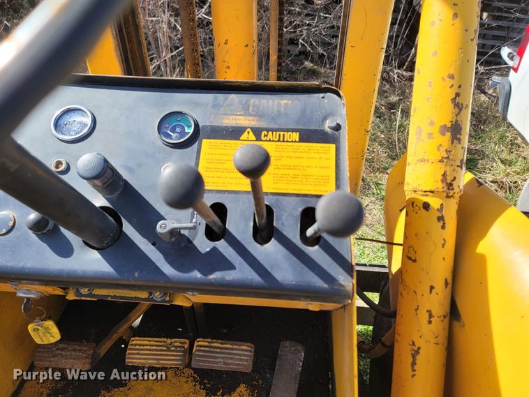 image for item MB9823 John Deere JD480  forklift