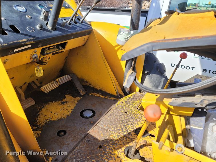 image for item MB9823 John Deere JD480  forklift