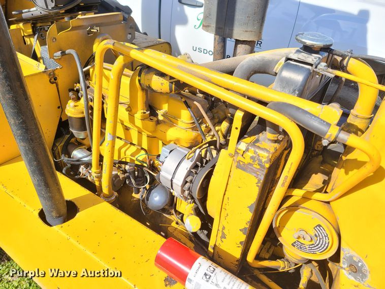 image for item MB9823 John Deere JD480  forklift