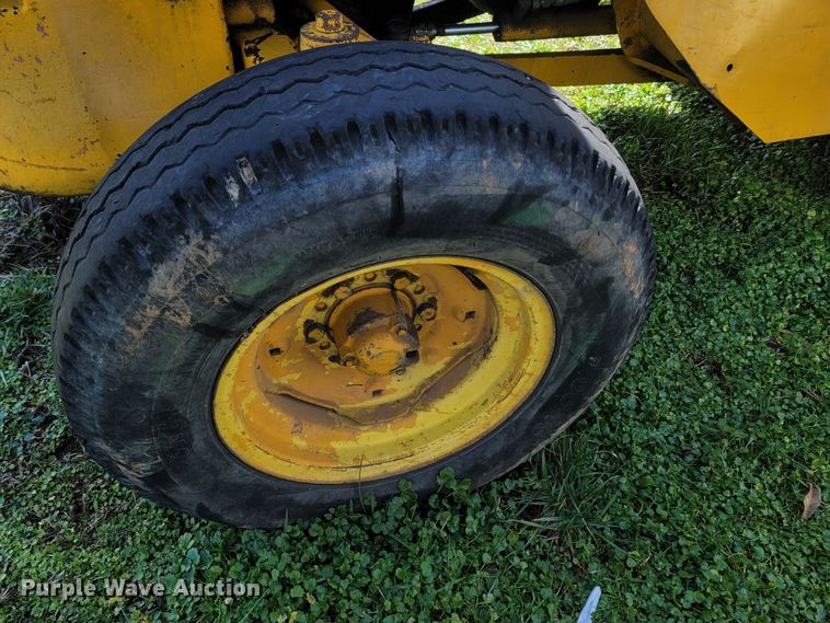 image for item MB9823 John Deere JD480  forklift