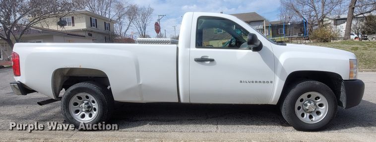 image for item MB9835 2009 Chevrolet Silverado 1500  pickup truck