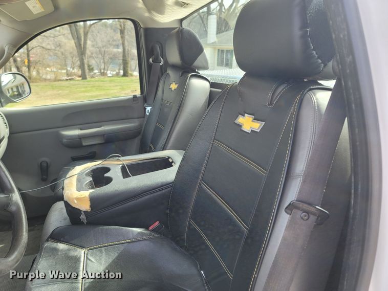 image for item MB9835 2009 Chevrolet Silverado 1500  pickup truck