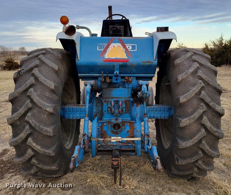 image for item MC9596 1972 Ford 8000  tractor