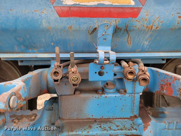 image for item MC9596 1972 Ford 8000  tractor