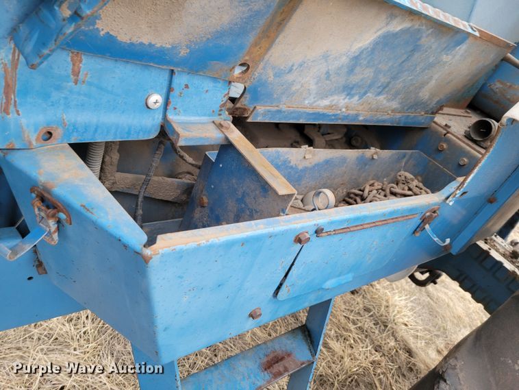 image for item MC9596 1972 Ford 8000  tractor