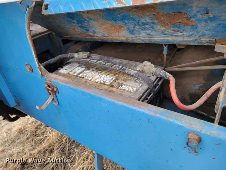 image for item MC9596 1972 Ford 8000  tractor