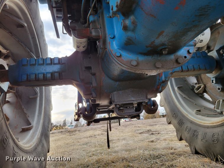 image for item MC9596 1972 Ford 8000  tractor