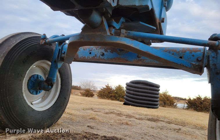 image for item MC9596 1972 Ford 8000  tractor