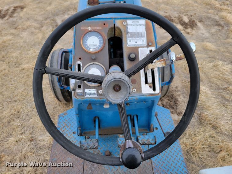 image for item MC9596 1972 Ford 8000  tractor