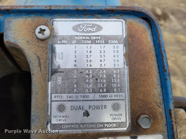 image for item MC9596 1972 Ford 8000  tractor